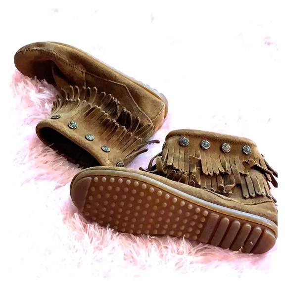 Minnetonka Brown Suede Festival Fringe Booties 7 - Picture 3 of 8